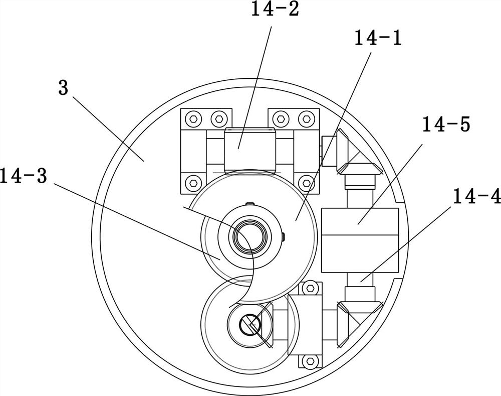 Photovoltaic device capable of automatically adjusting angle and adjusting method thereof