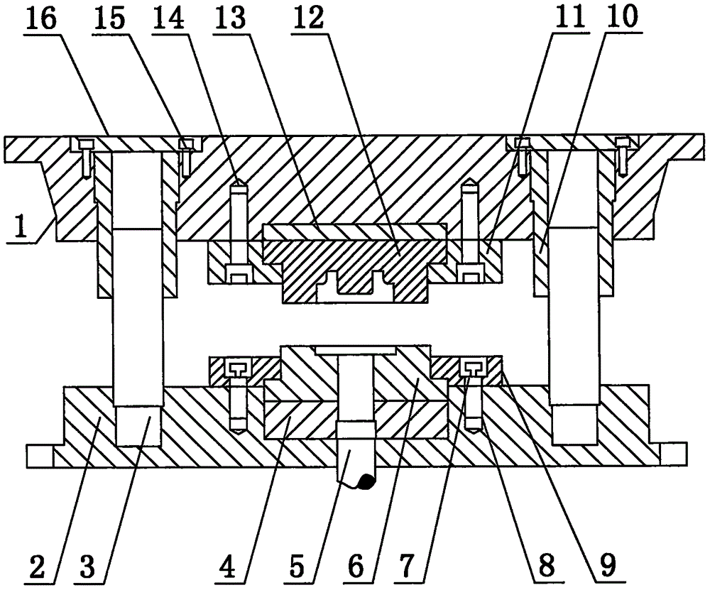 Cold extruding die of clutches and use method thereof