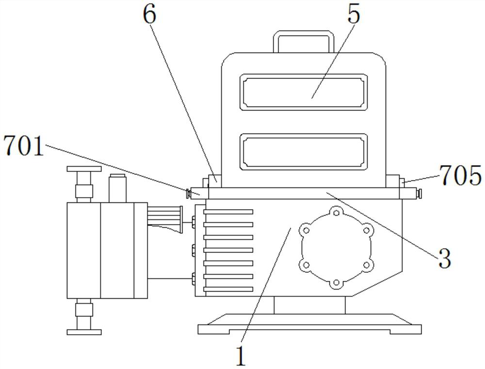 Mechanical pump provided with noise reduction structure