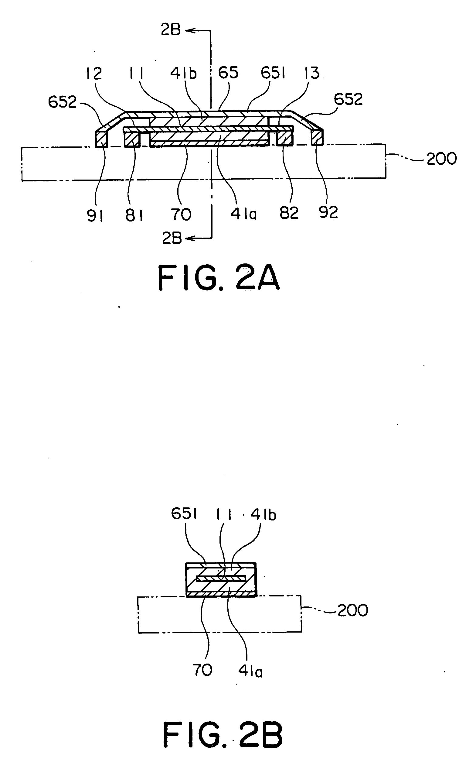 Surface mount type capacitor capable of sufficiently preventing electromagnetic wave noise propagation