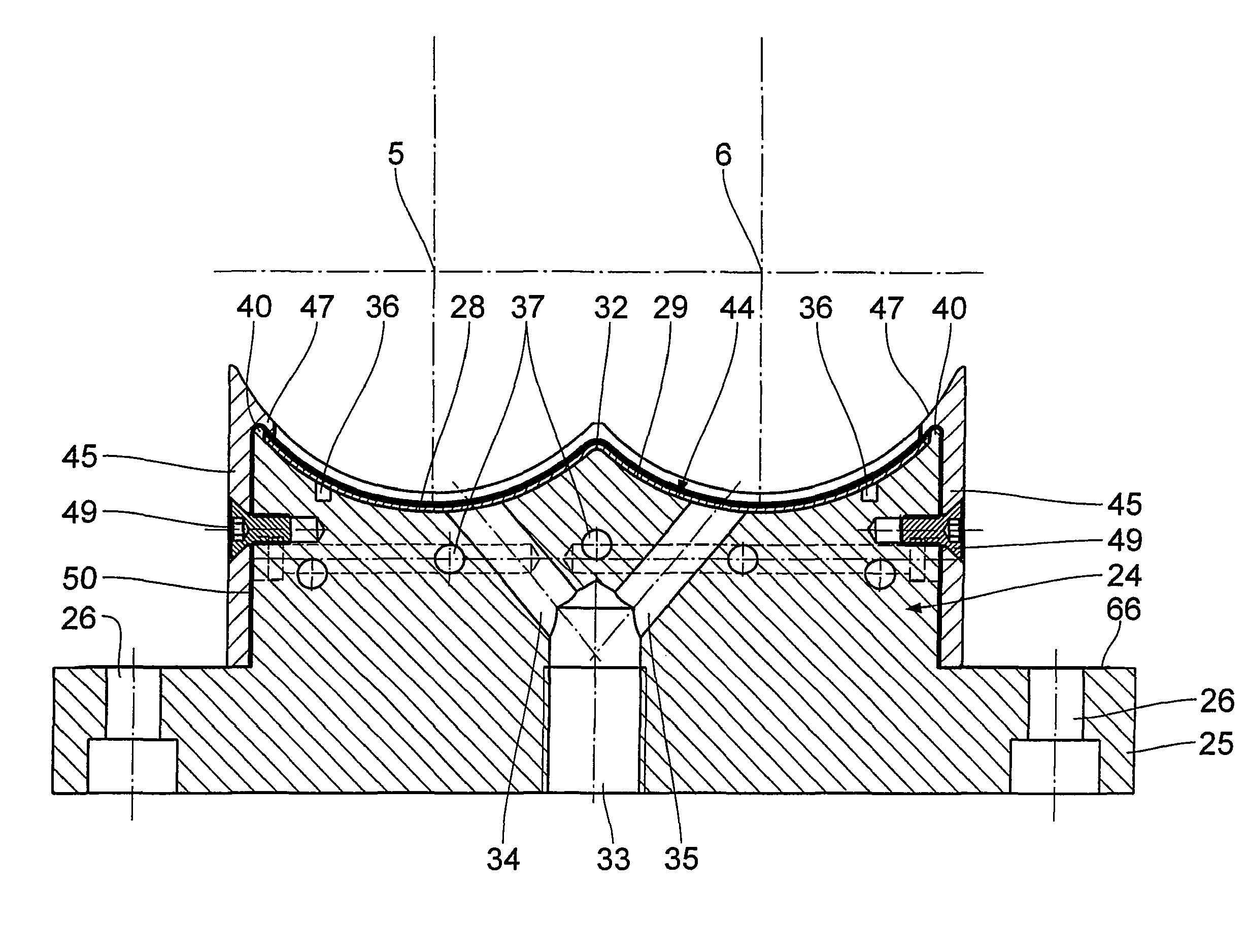 Screw machine having a vacuum housing insert