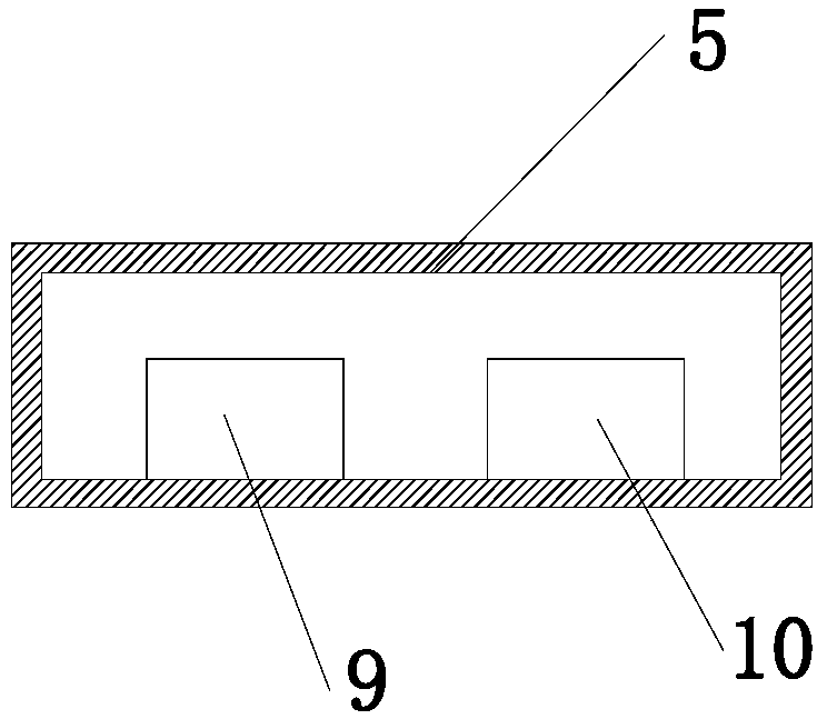 Simple and efficient leak detector