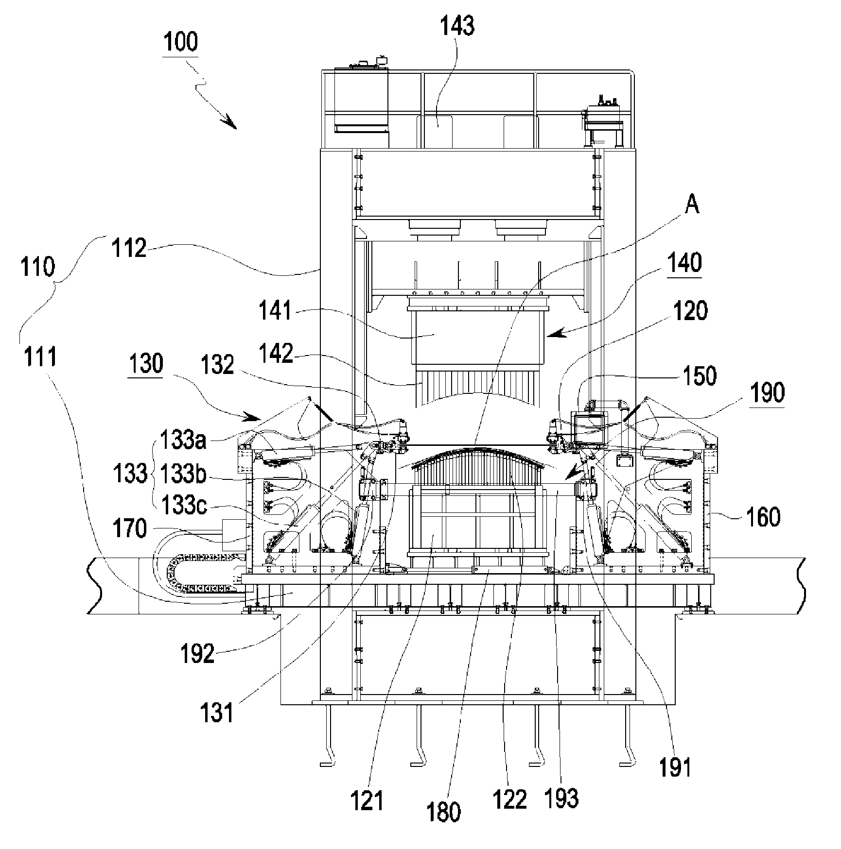 Multipoint stretch forming apparatus enabling individual clamping control for manufacturing a curved panel