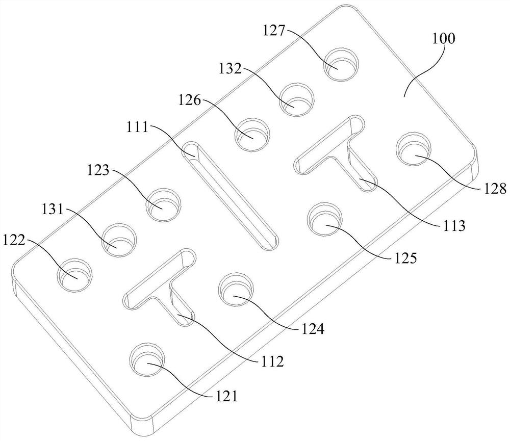 Communication equipment, dielectric filter, dielectric block