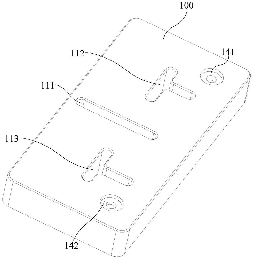 Communication equipment, dielectric filter, dielectric block