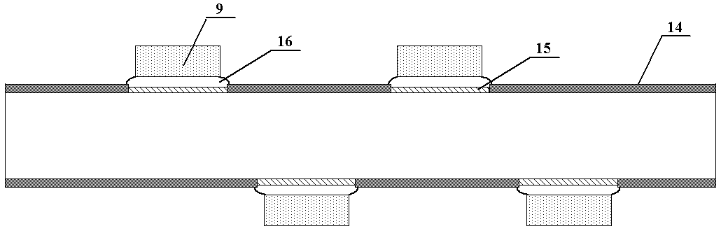 A device for microwave heating and calcining powder materials with high whiteness