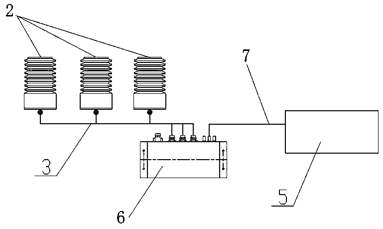 A switchgear and its voltage transformer with busbar support function