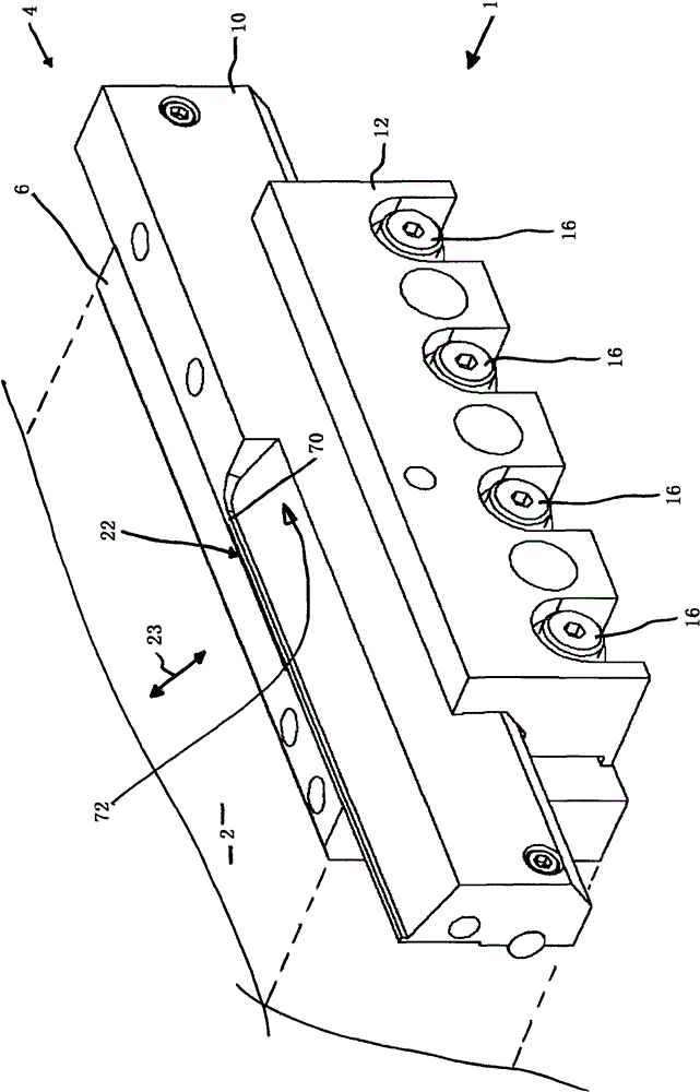 Device for outputting fluid onto a substrate