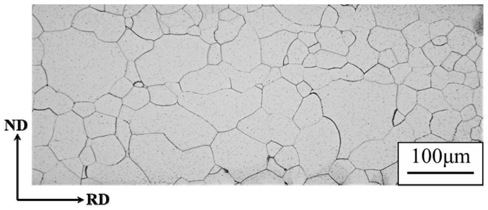 High-strength non-oriented silicon steel based on solution strengthening and preparation method thereof