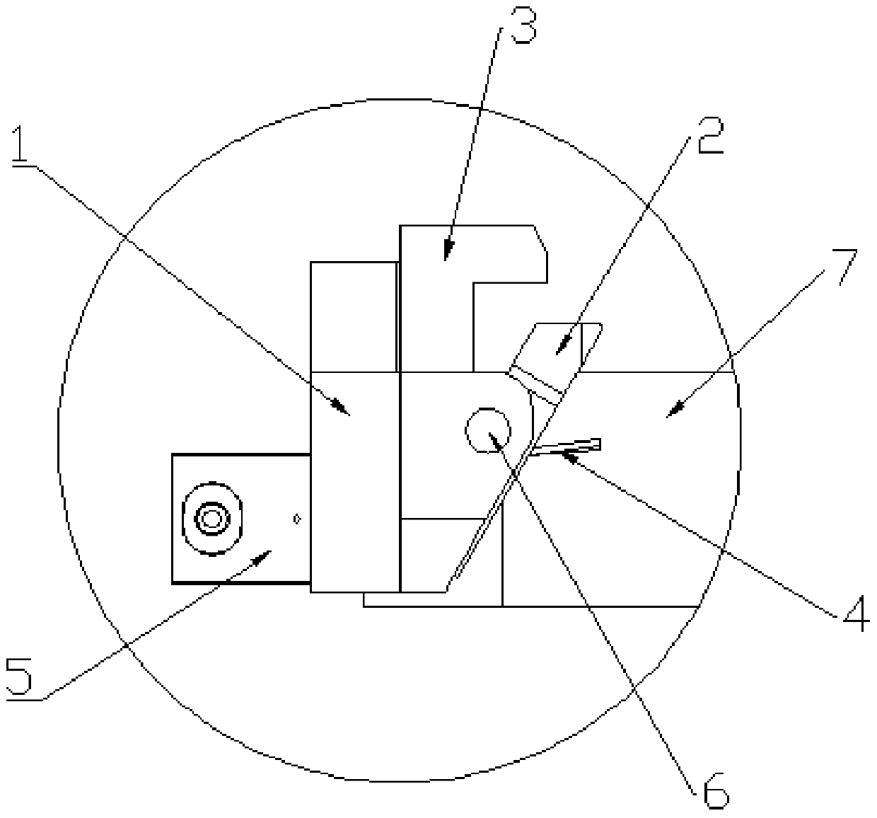 Tray clamping and distributing mechanism