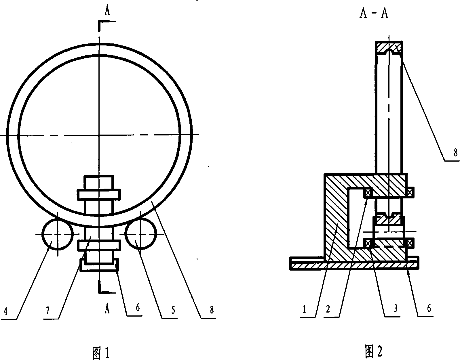 V-shaped demagnetizing device for macrotype bearing ring odd magnetic pole unit and demagnetizing method