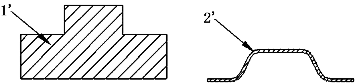 An auxiliary structure based on a manufacturing process for improving the robustness of a fuel cell metal polar plate