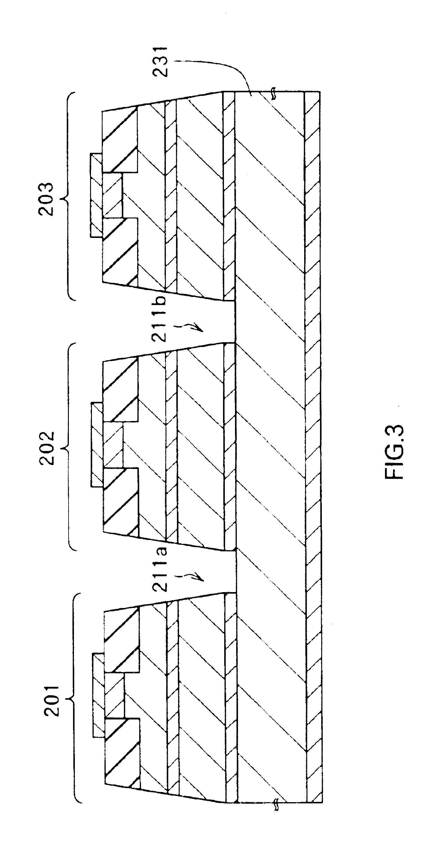Semiconductor light emitting device with stacked light emitting elements