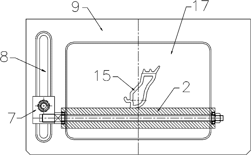 Curve adjusting device used in plastic profile production