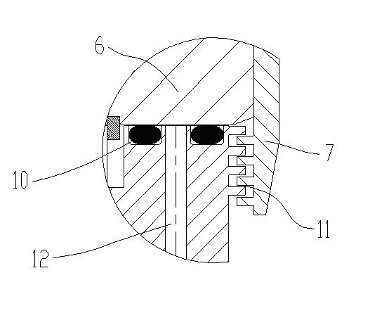 Intermittent feeding structure of two-stage pusher centrifuge