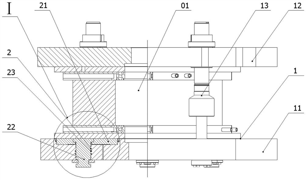 Pressurizing device for tire vulcanizing machine