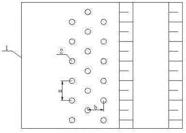 A blasting method that can effectively reduce the large block rate of blasting in open-pit mines