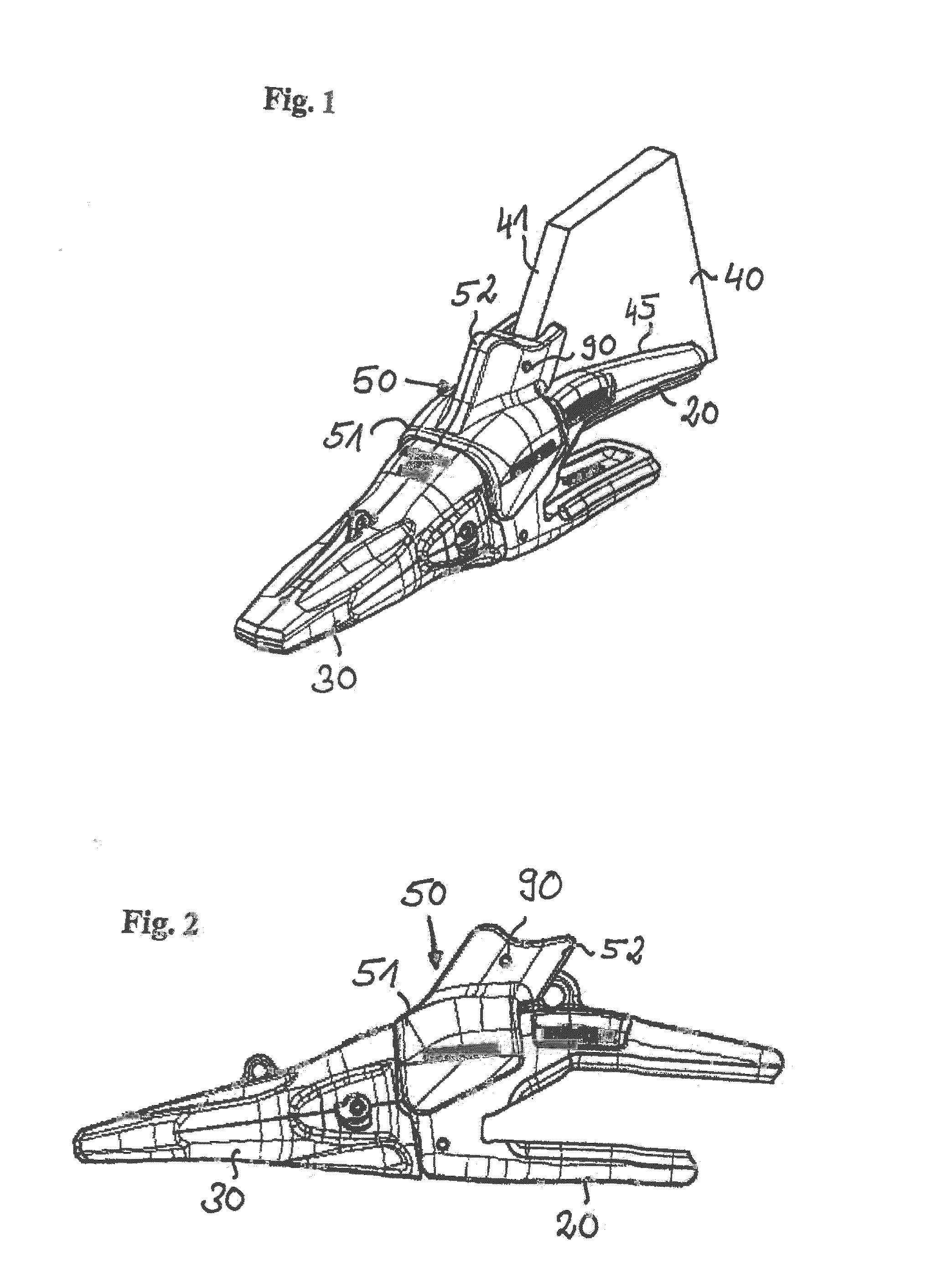Wing shroud for an earth moving machine bucket, bucket and earth moving machine