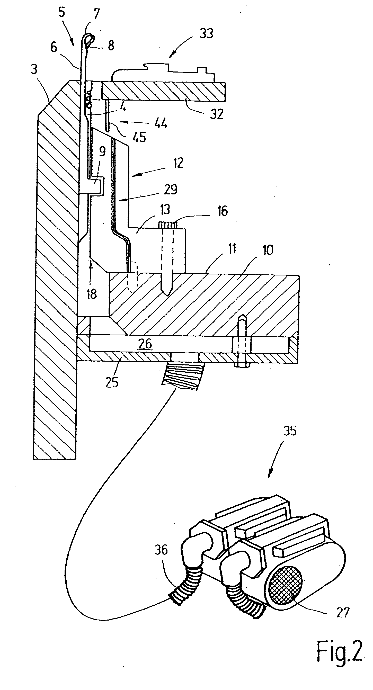 Knitting machines with air feed