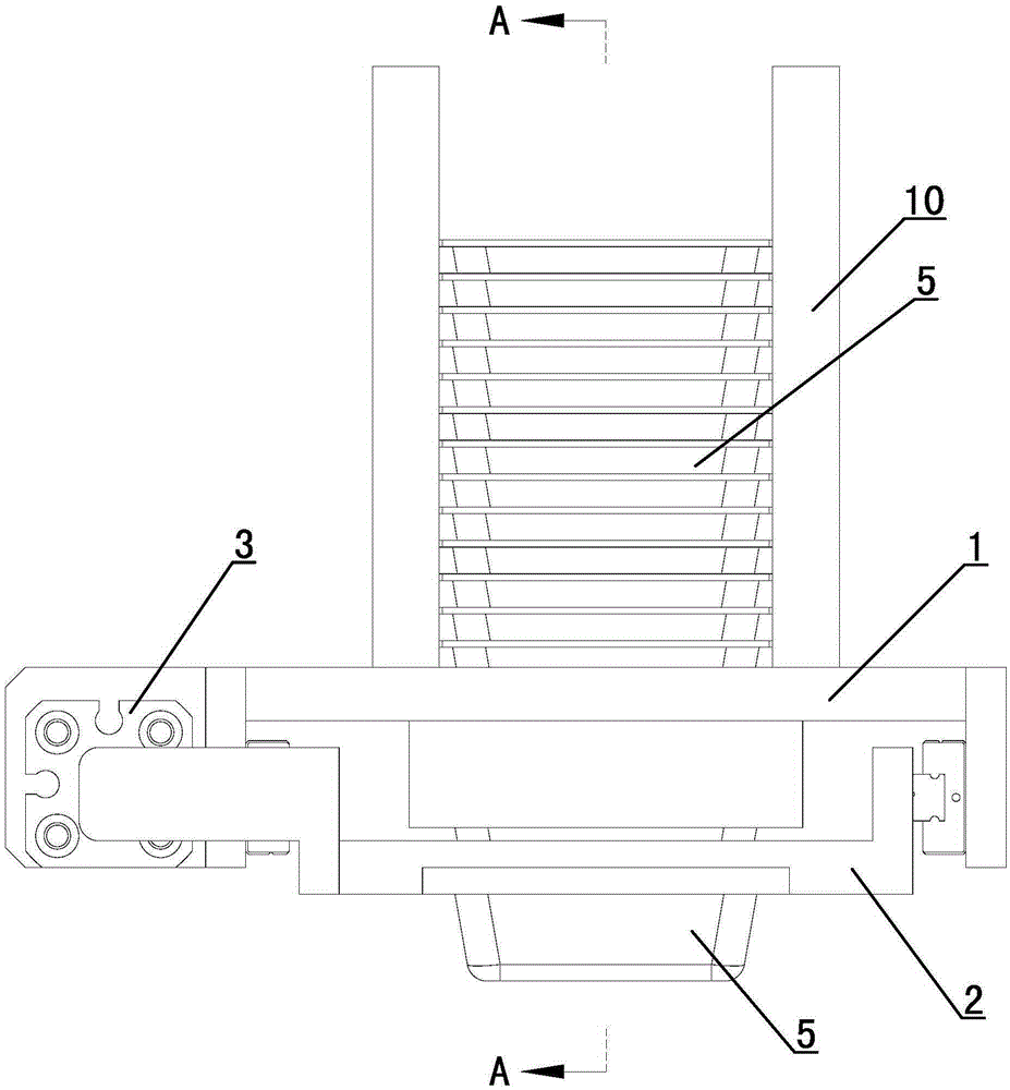 Automatic discharging mechanism of drug boxes