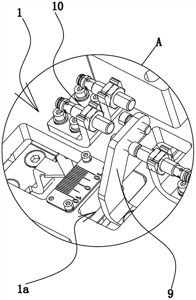 Automobile trimming device