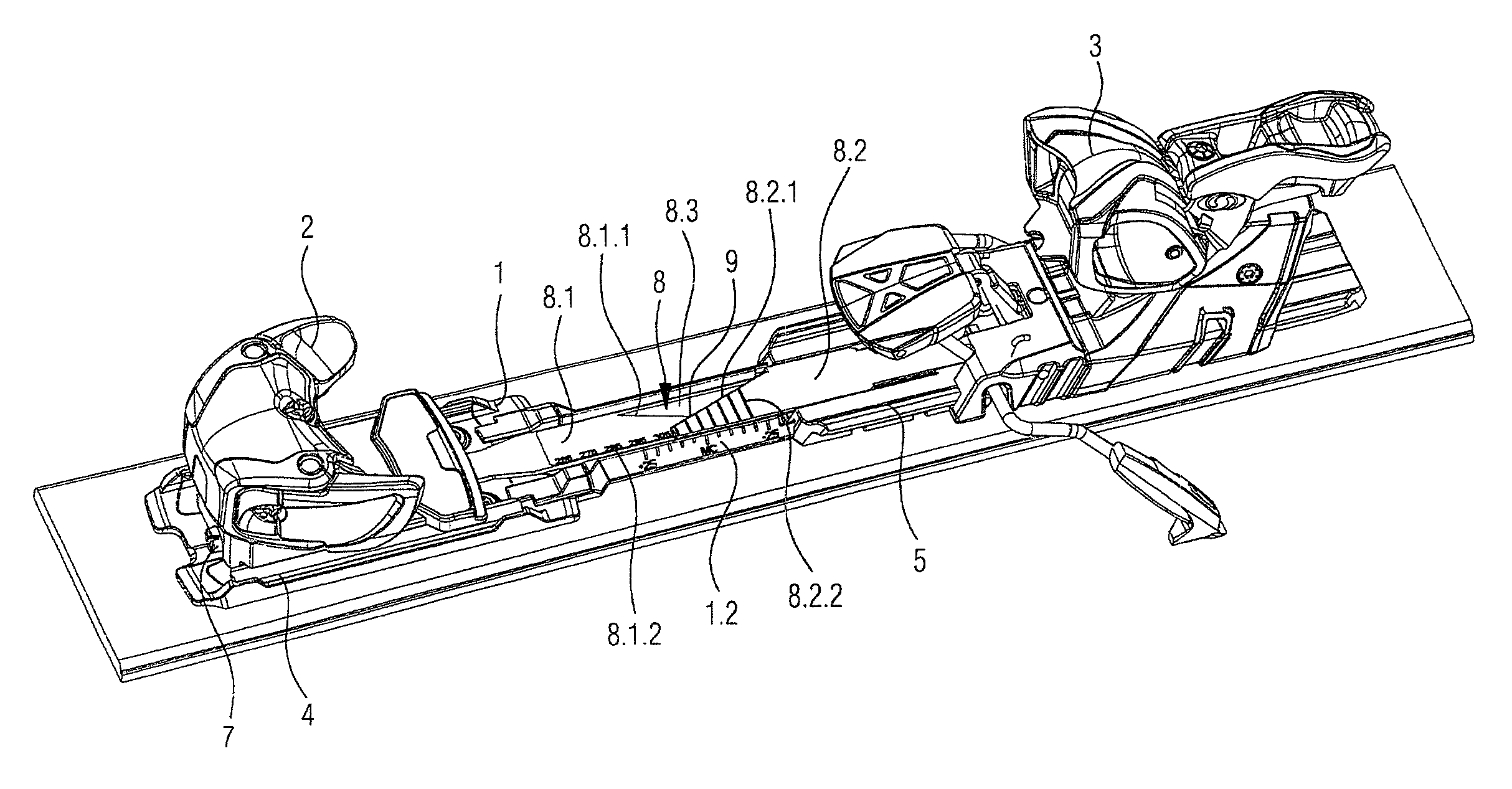 Ski binding witih boot-center referencing