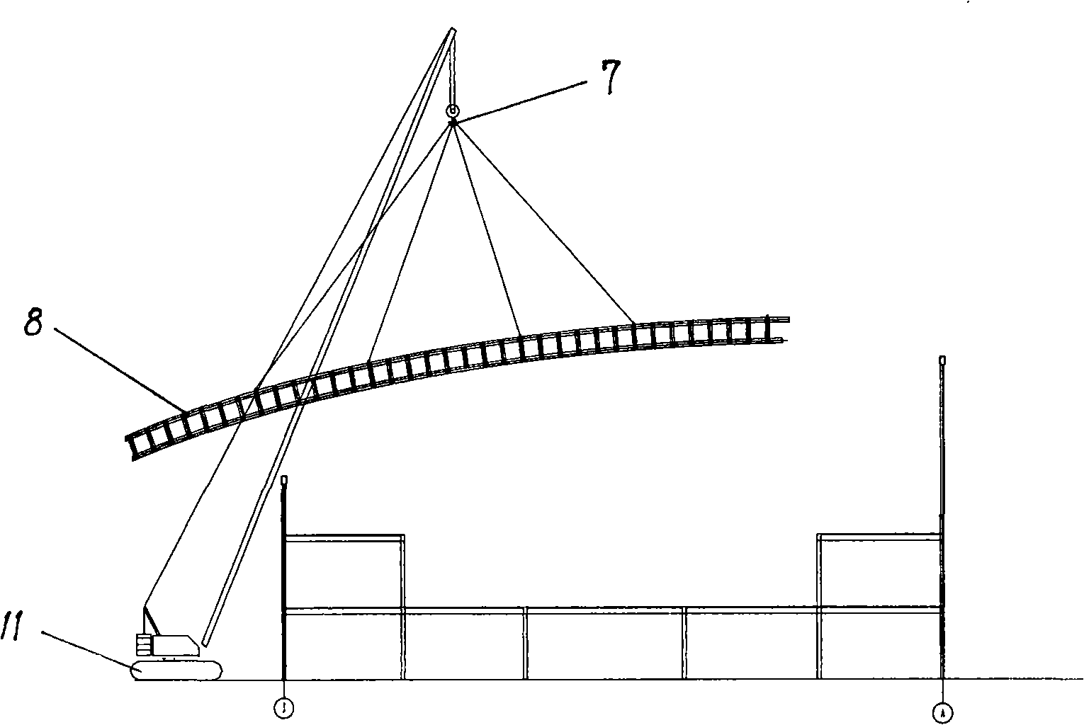 Construction method for hanging wide span arcuated open-web beam