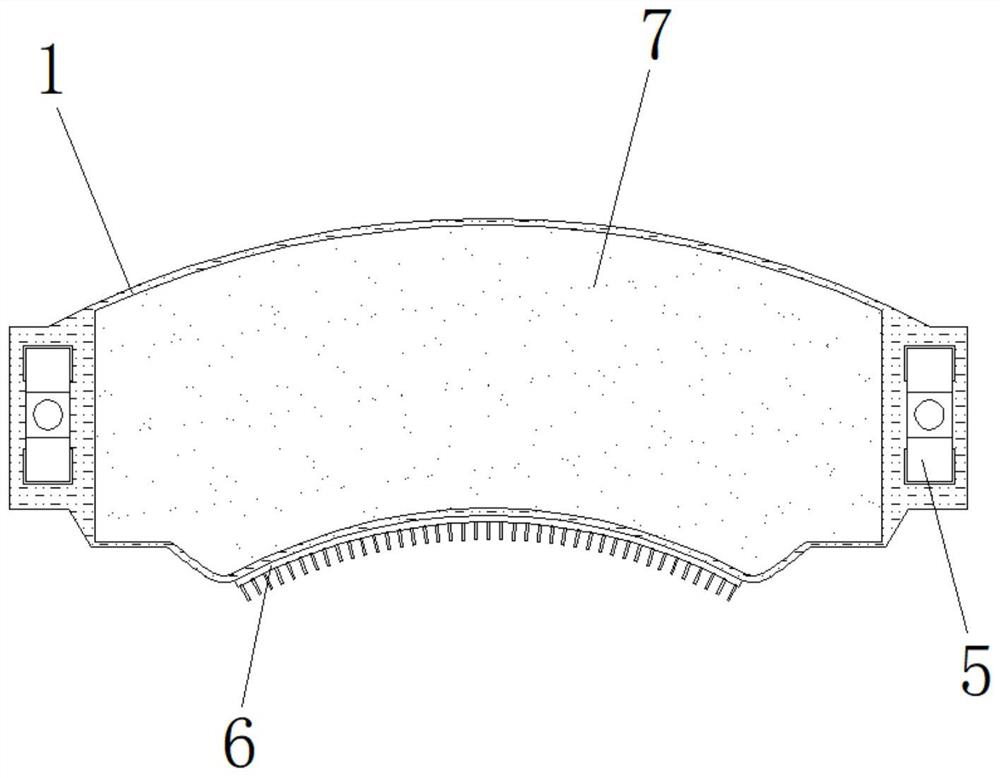 Automobile brake pad capable of automatically dissipating heat