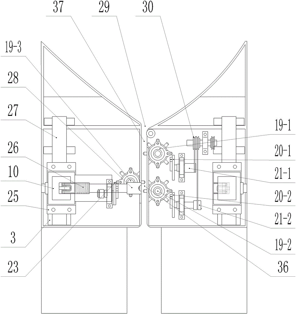 Mulberry leaf picking device for a rocker type driven mulberry leaf automatic picking machine