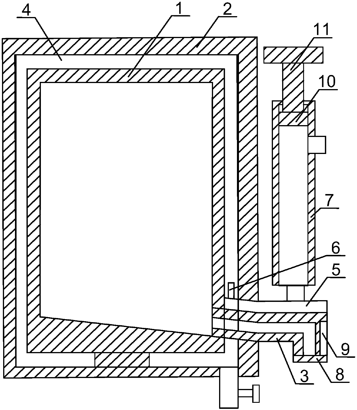 Liquid coating packing device capable of reducing loss quantity