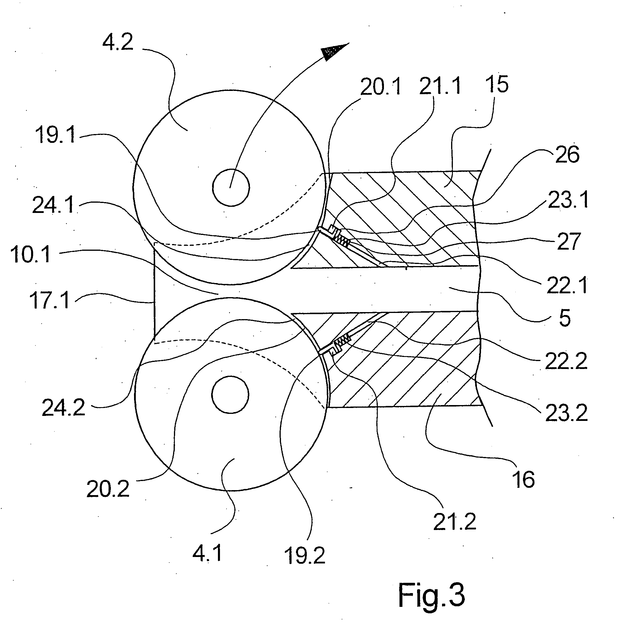 Device for the steam treatment of a moving fiber strand
