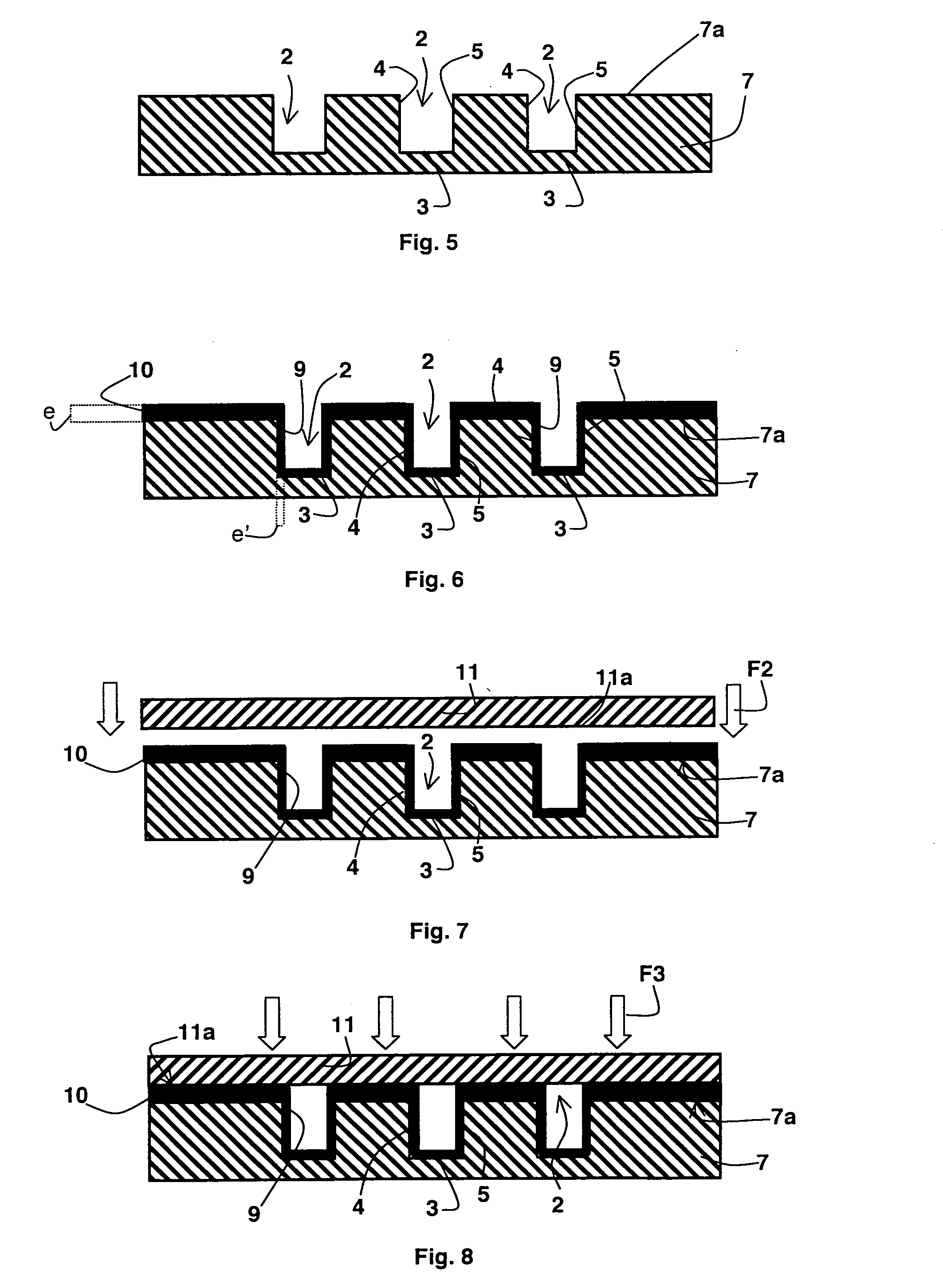 Method for fabricating a microfluidic component comprising at least one microchannel filled with nanostructures