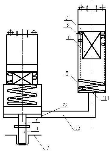 Engine with compression ratio improving function and engine cylinder group thereof