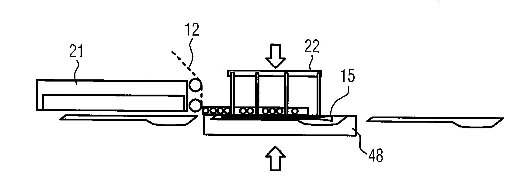 Thermoform packaging machine and method