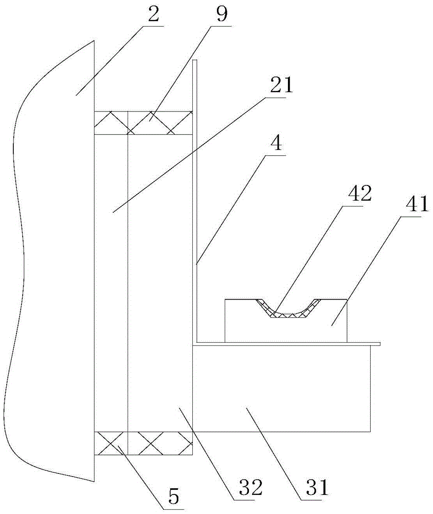 Discharging device for paper tube detection