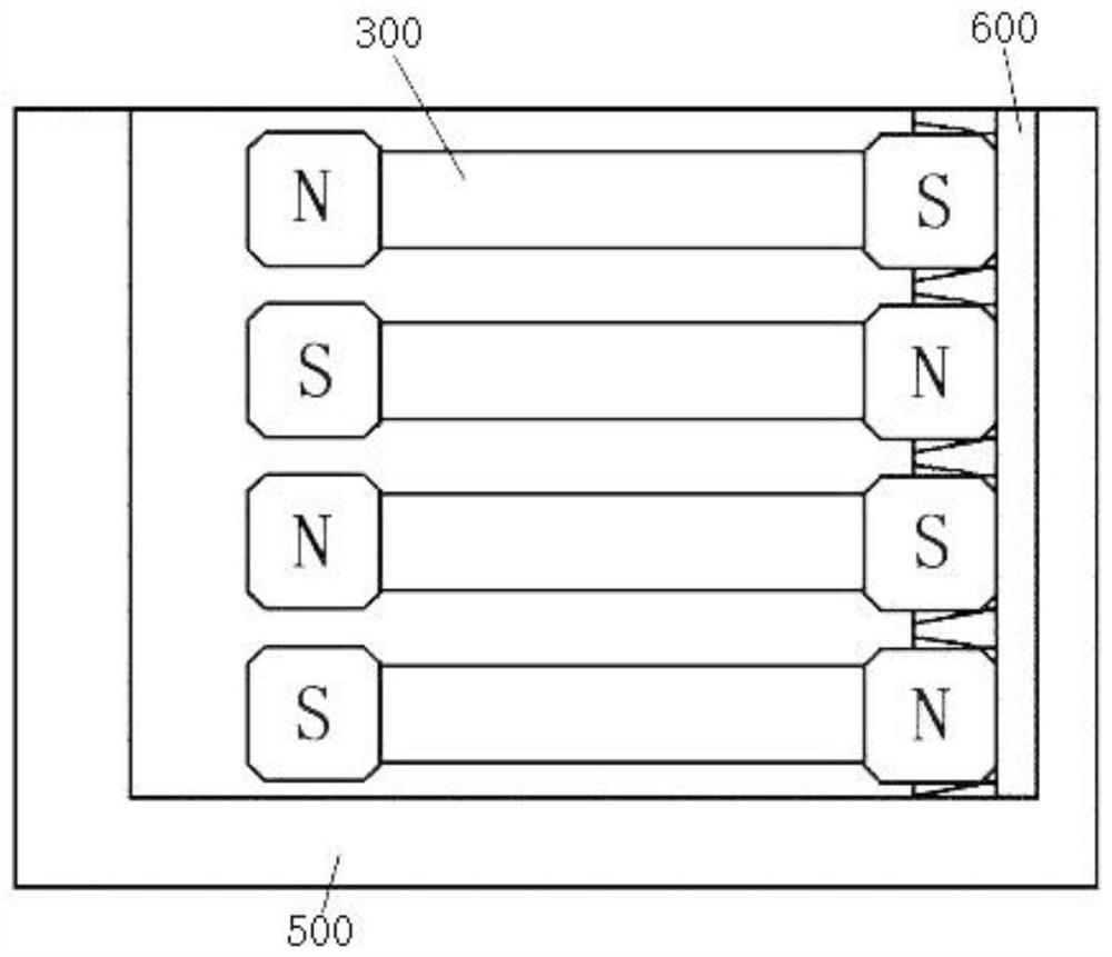 Assembling device and assembling method thereof