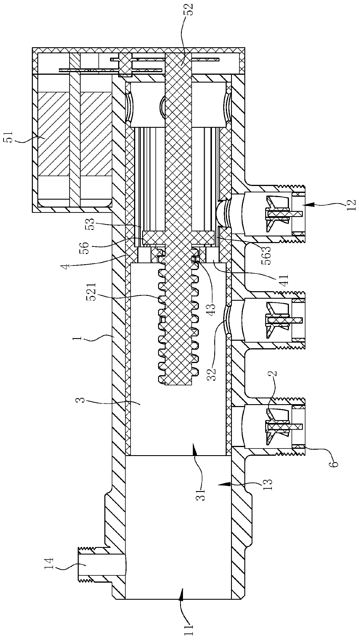 Water distributing and collecting device