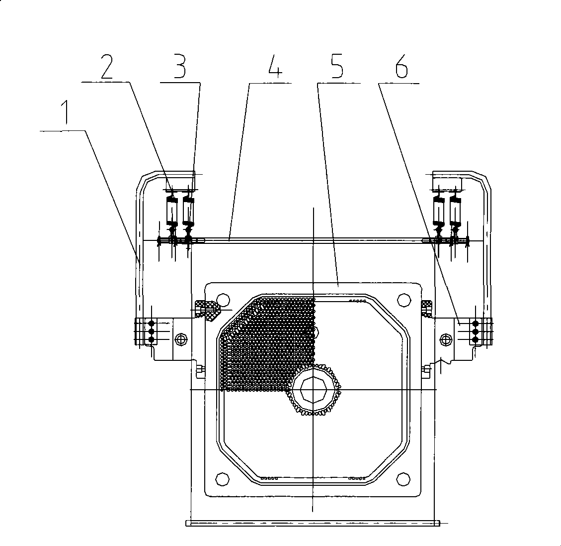Mechanism for bending filter cloth and discharging material and automatic material-discharging method