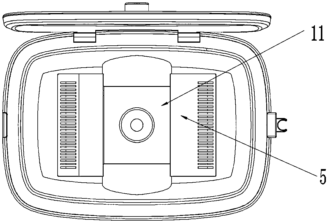 Purifier capable of accelerating diffusion of purification functional groups