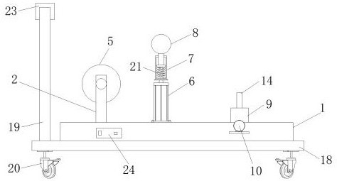 Cloth traction device for costume processing