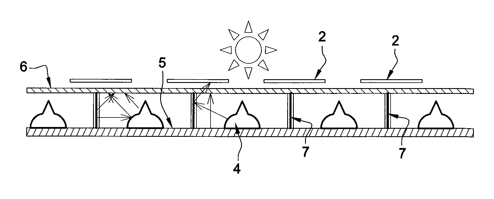 Reflective device for a photovoltaic module with bifacial cells