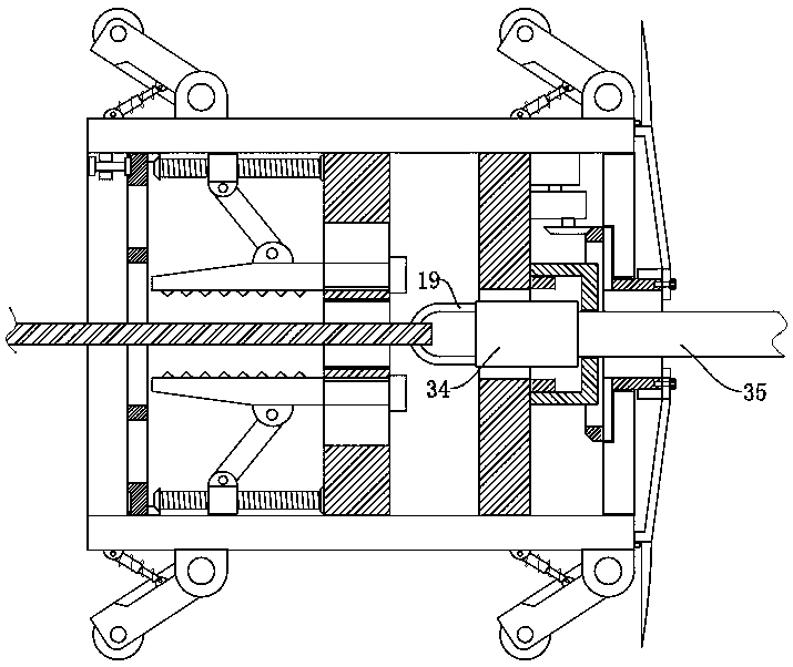 Auxiliary traction head of rolling type cylindrical power cable threading apparatus