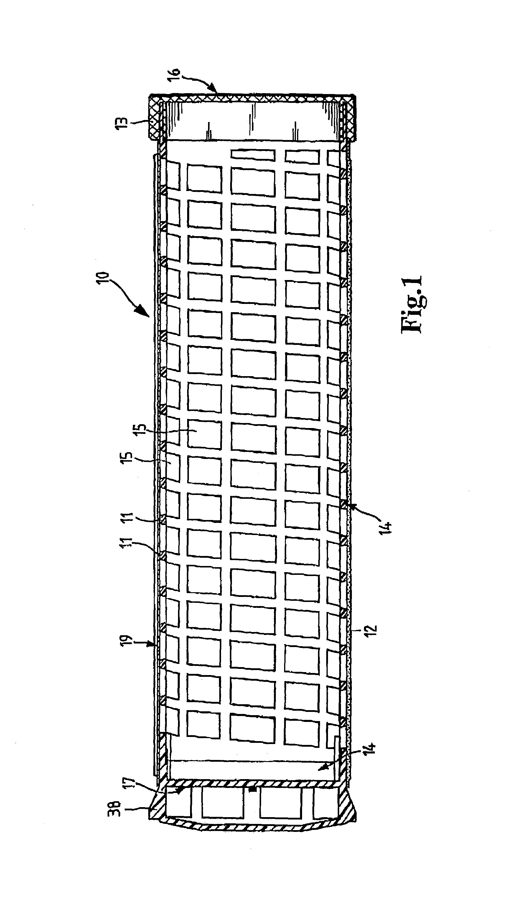 Filter element for filtering a fluid stream