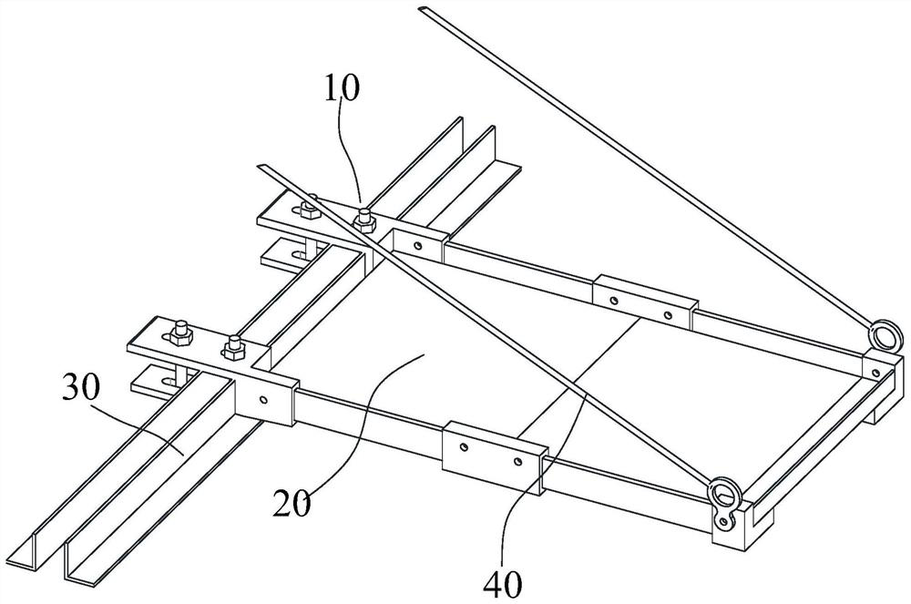 Aerial work platform of power transmission line tower cross arm