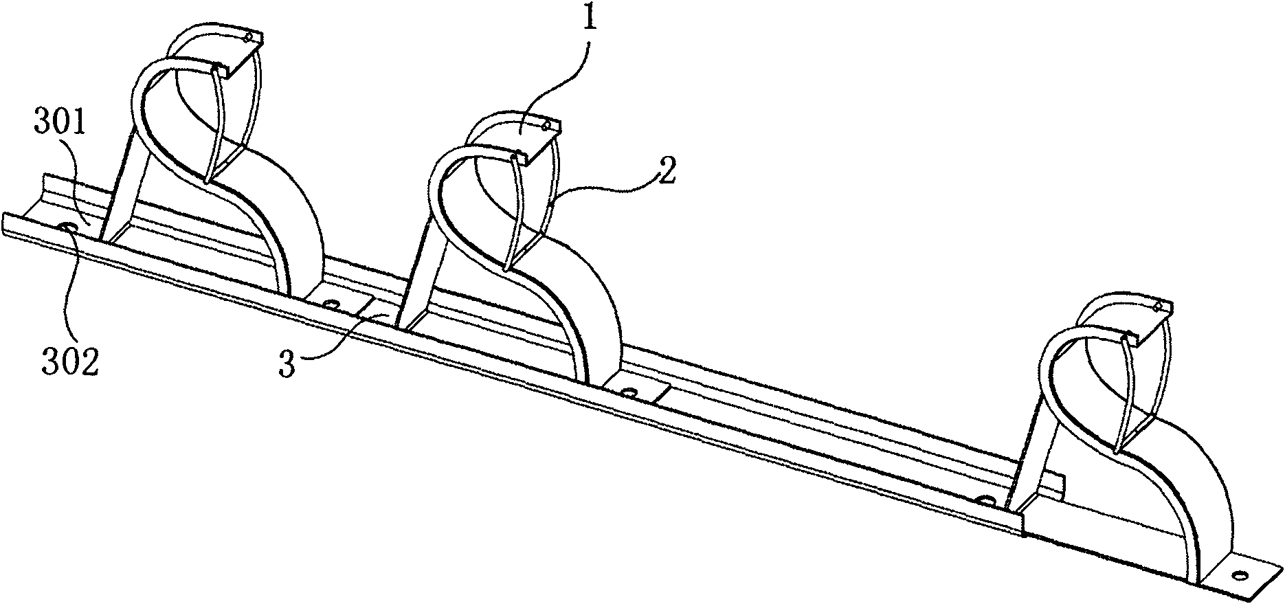Safe tunnel cable bearer and installation method thereof