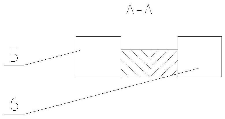 Device and method for achieving adjustment of stress or position between two parts through inclined wedges