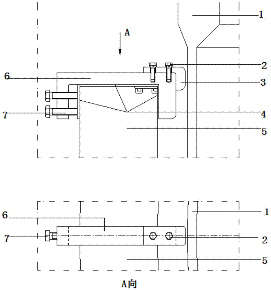 Centering device for hoisting shell of reactor core of high-temperature gas cooled reactor