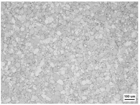 Device and method for preparing fine-particle-size powder high-temperature alloy hot isostatic pressing part