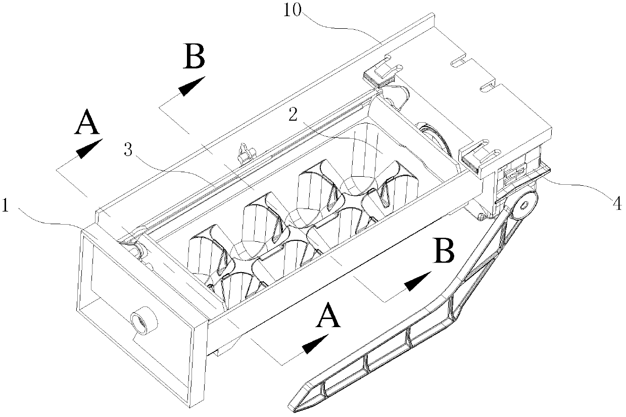 Ice making device and refrigerator with same