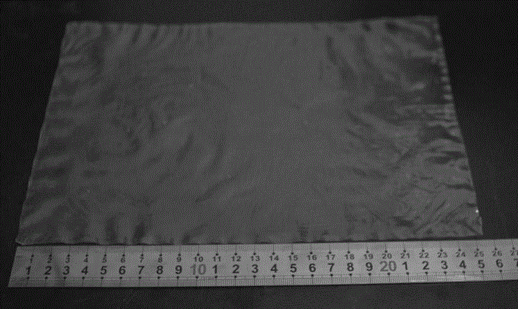 Biocompatible quantum dot light-emitting film and preparation method thereof